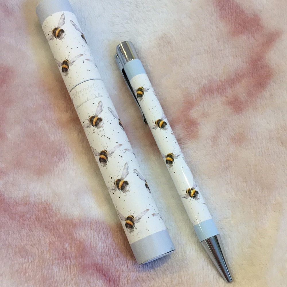 Wrendale Design Honey Bumble Bee Designer Pen with Matching Cylinder Box NWT blk